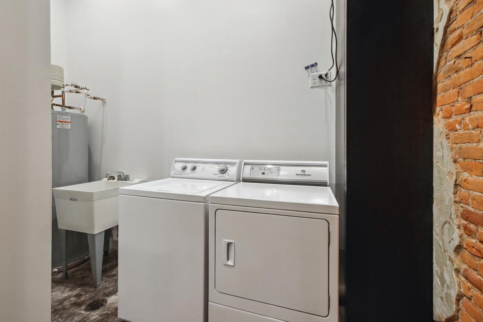 Sleek Millersburg Apartment In Downtown! Zewnętrze zdjęcie